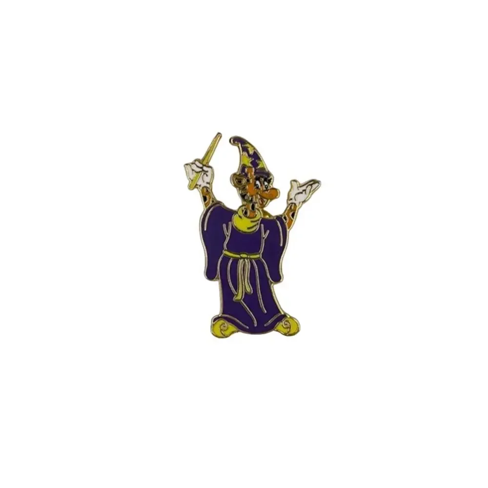 Geoffrey the Giraffe Pin Magician Wizard Toys R Us Lapel Pin Vintage New